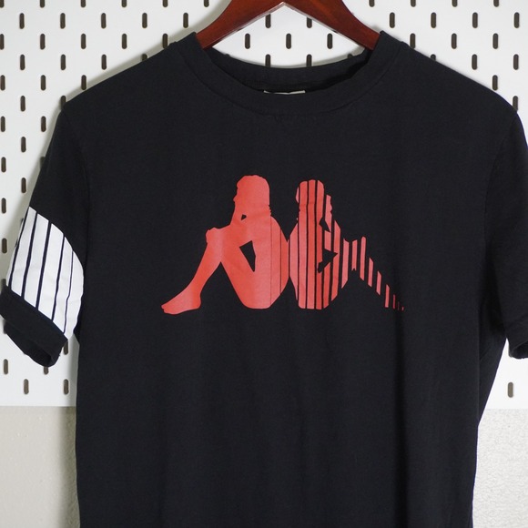 Kappa T-Shirt Black Large Iconic Logo Tee‎ Striped Sleeve Athleisure Casual - Picture 2 of 8